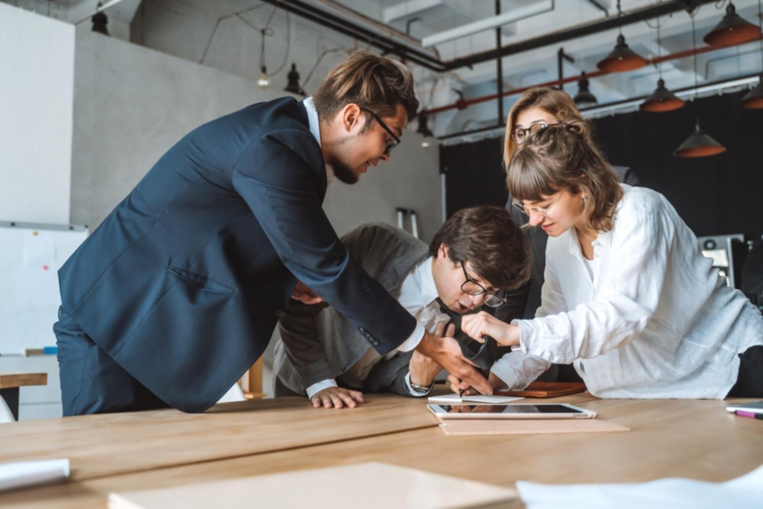 Studioporträt mit professioneller Beleuchtung